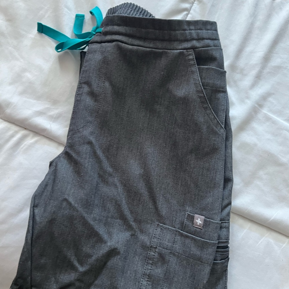 Figs yola scrub pants